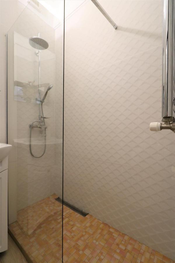 Lovely City Center Apartment - Free Minibar Bucharest Luaran gambar